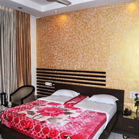 Hotel Aashish Джайпур Екстериор снимка